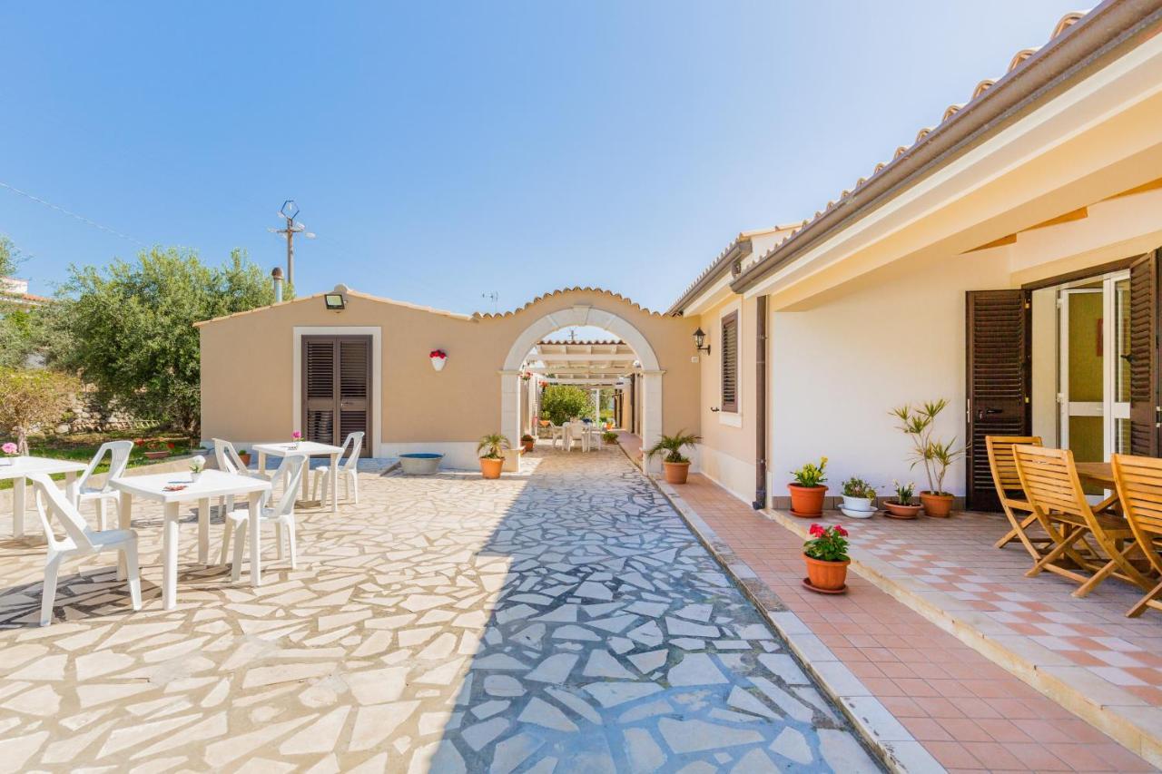 Villa Degli Ulivi Avola Exteriör bild